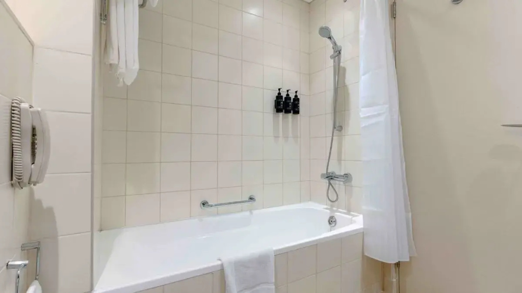 Metropolitan Al Mafraq Hotel - Chambres