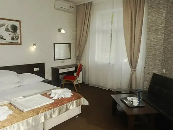 Double Junior Suite with panoramic view (full double bed)