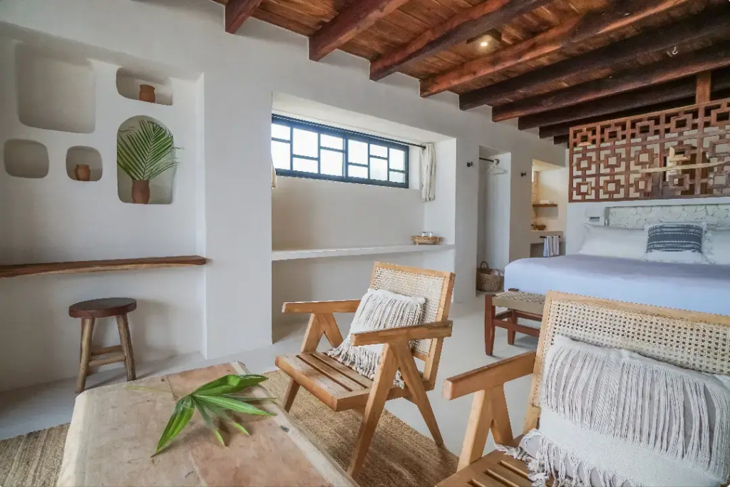 Double room beachfront full double bed