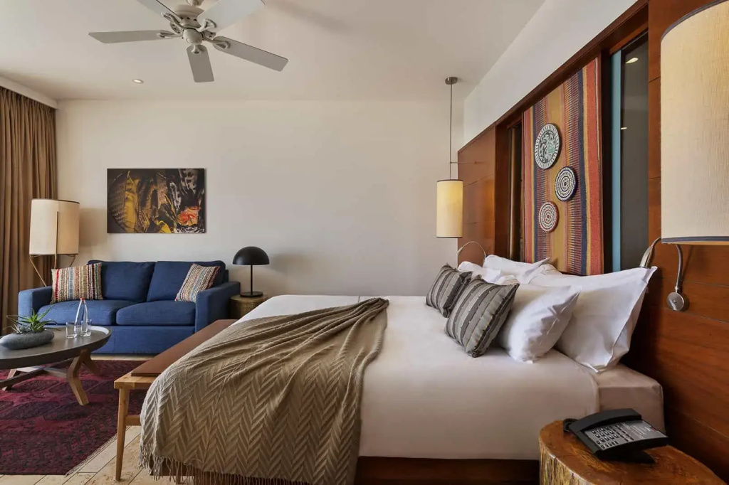 Crater View Pool Double room (full double bed)