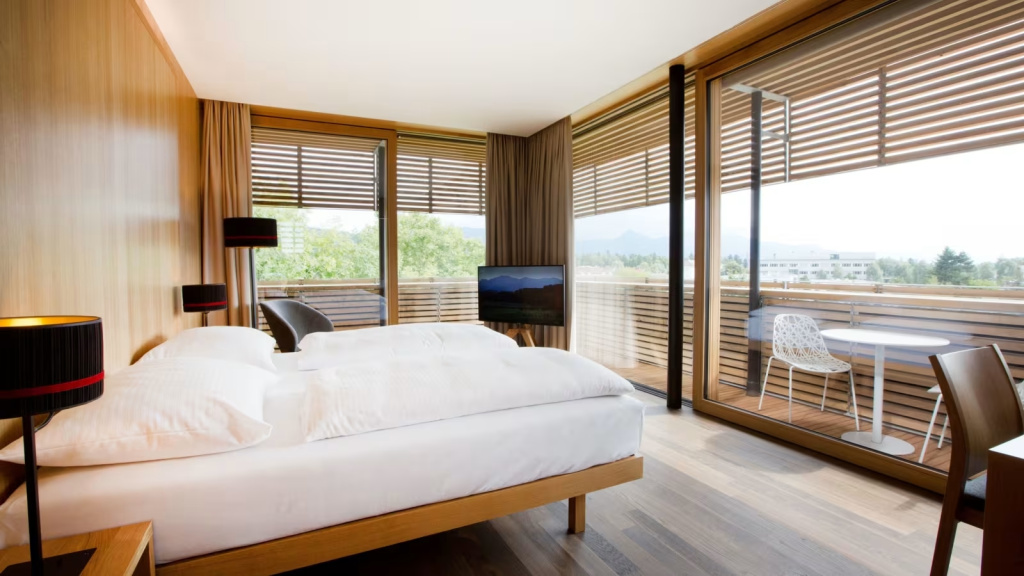 Double Junior Suite (full double bed)