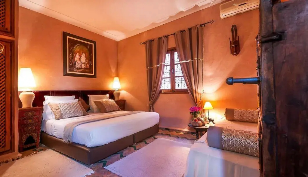 Cannelle Double room (full double bed)