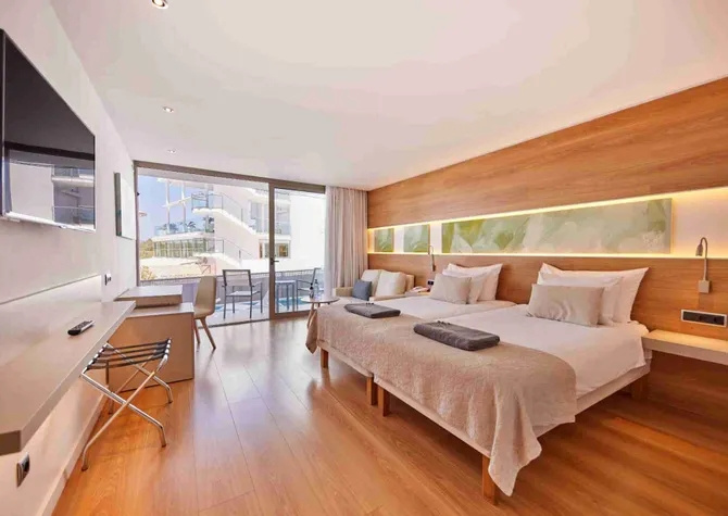 Special Swim-Up Double room (twin beds)