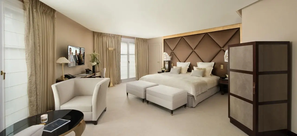 Hôtel Barrière Fouquet's Paris 46