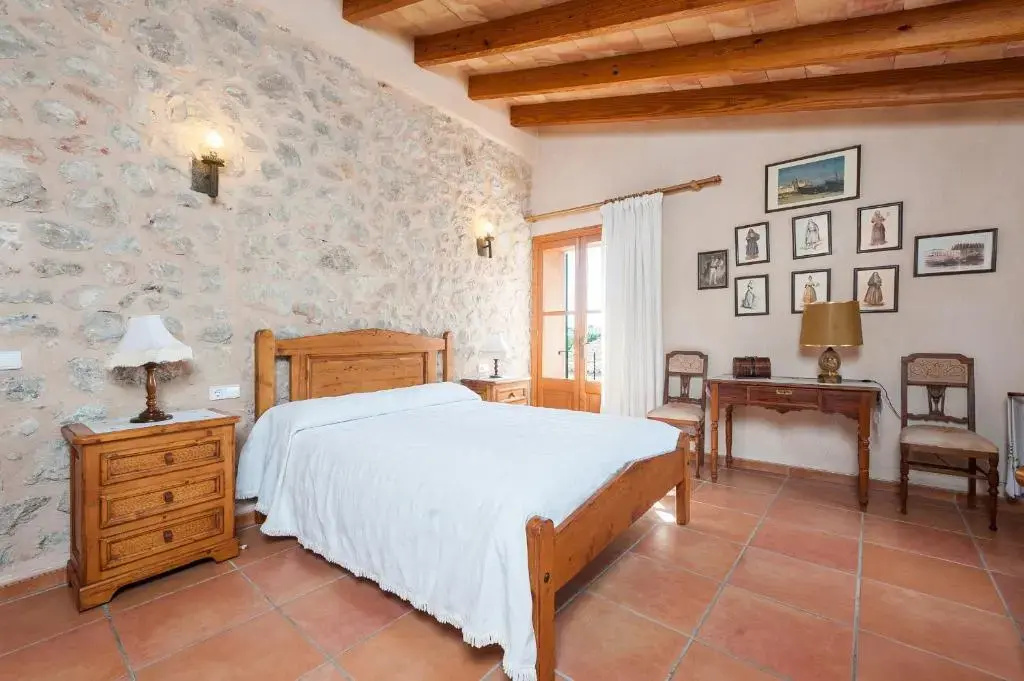 4 Bedrooms Villa