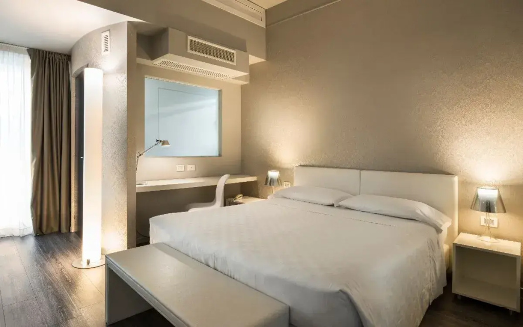 Deluxe with Technogym Bench Double room (full double bed)