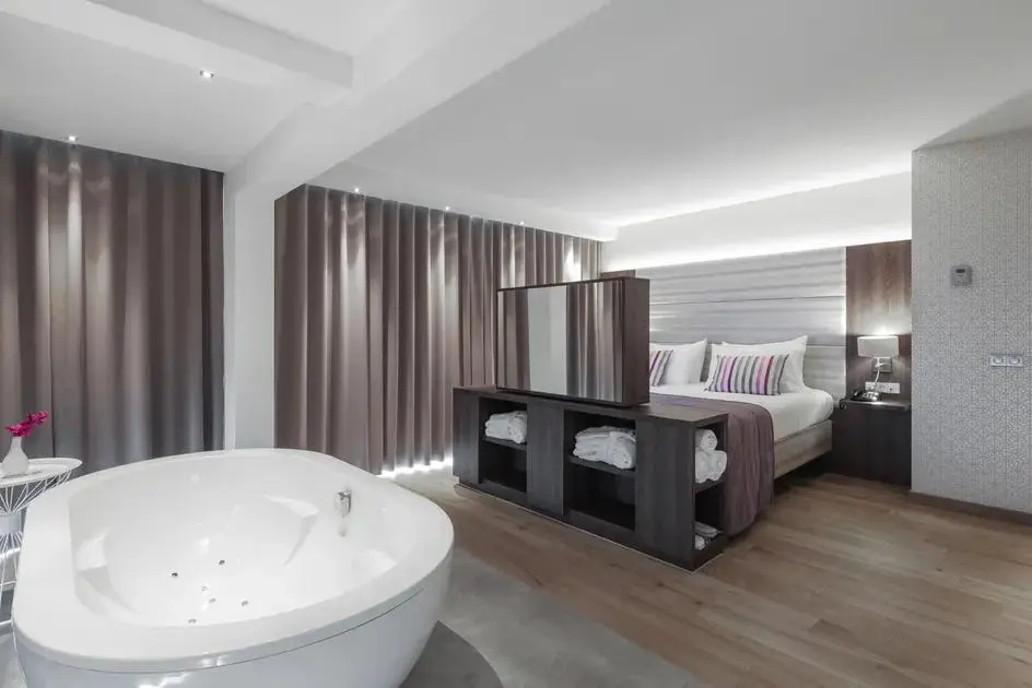Wellness Double Suite (full double bed)