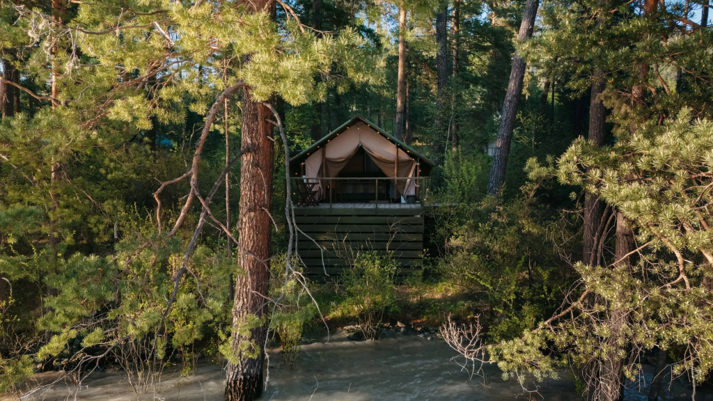 On the River Double Little Tent House (full double bed)