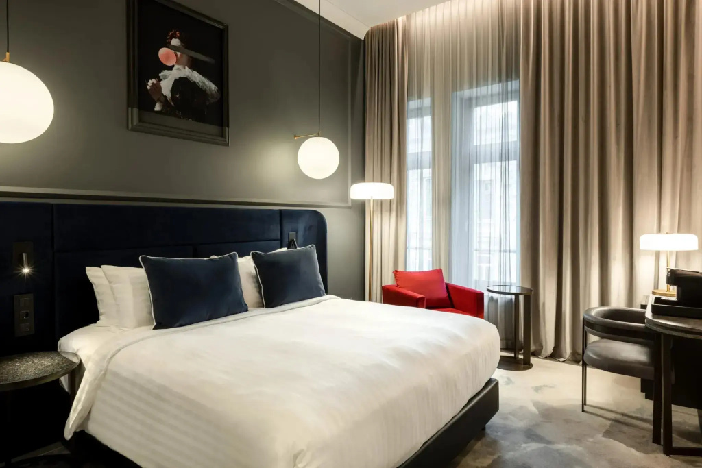 Gold Double room (full double bed)