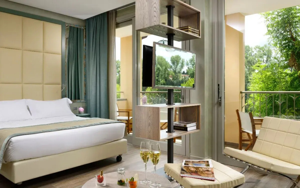 Двухместный полулюкс Wellness Resort двуспальная кровать в Hotel Ville sull'Arno