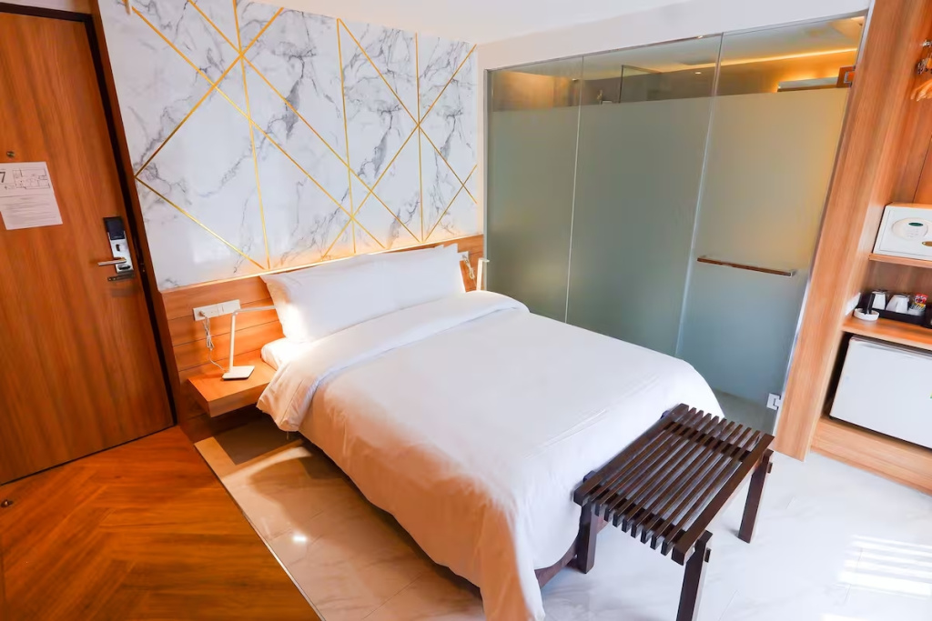 Superior Double room (full double bed)