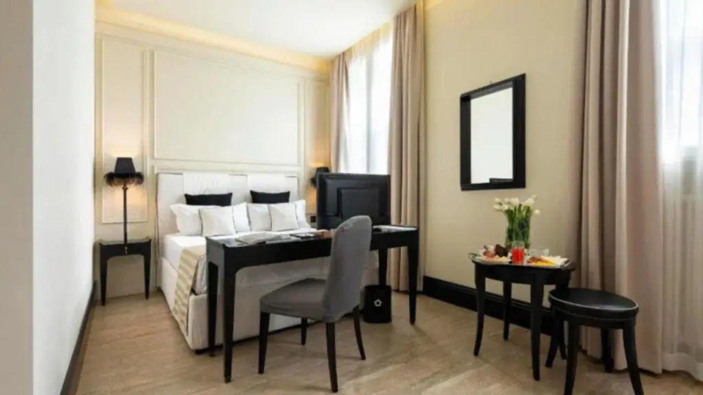 Superior Double room (full double bed)