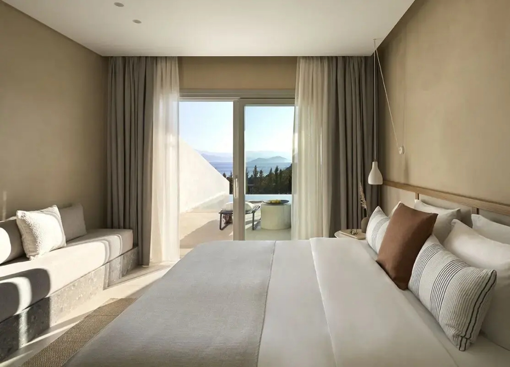Superior with Private Pool Double room with sea view (full double bed)