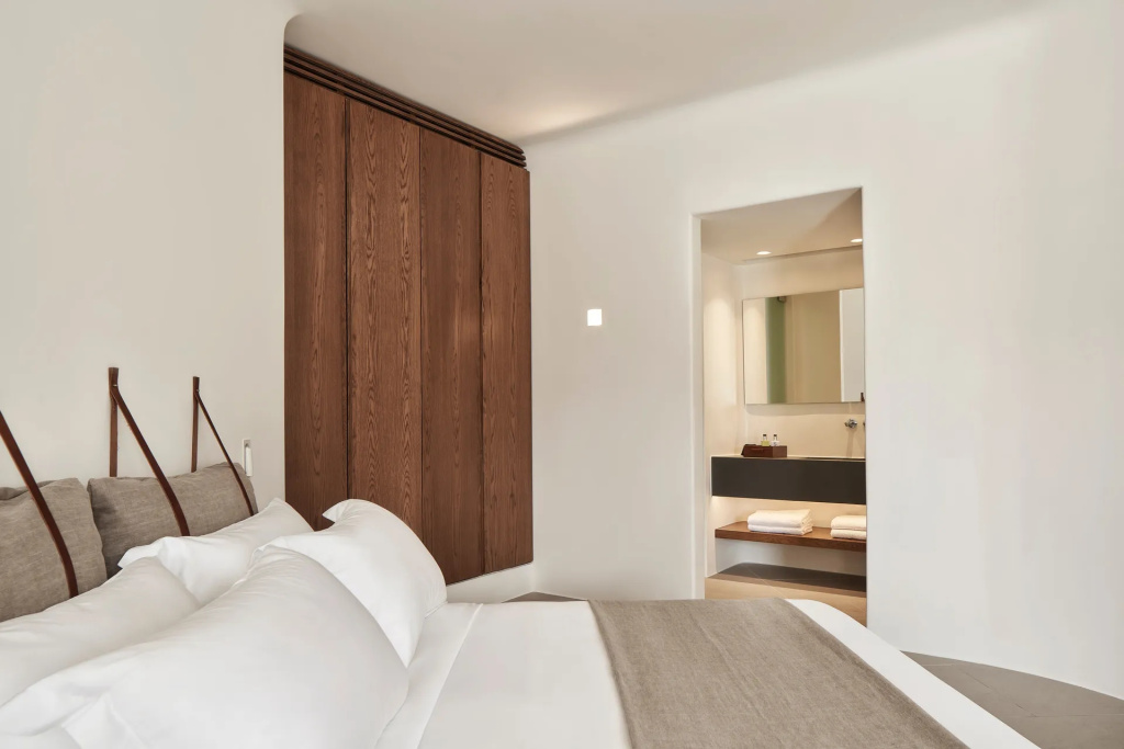 Superior Double room (full double bed)