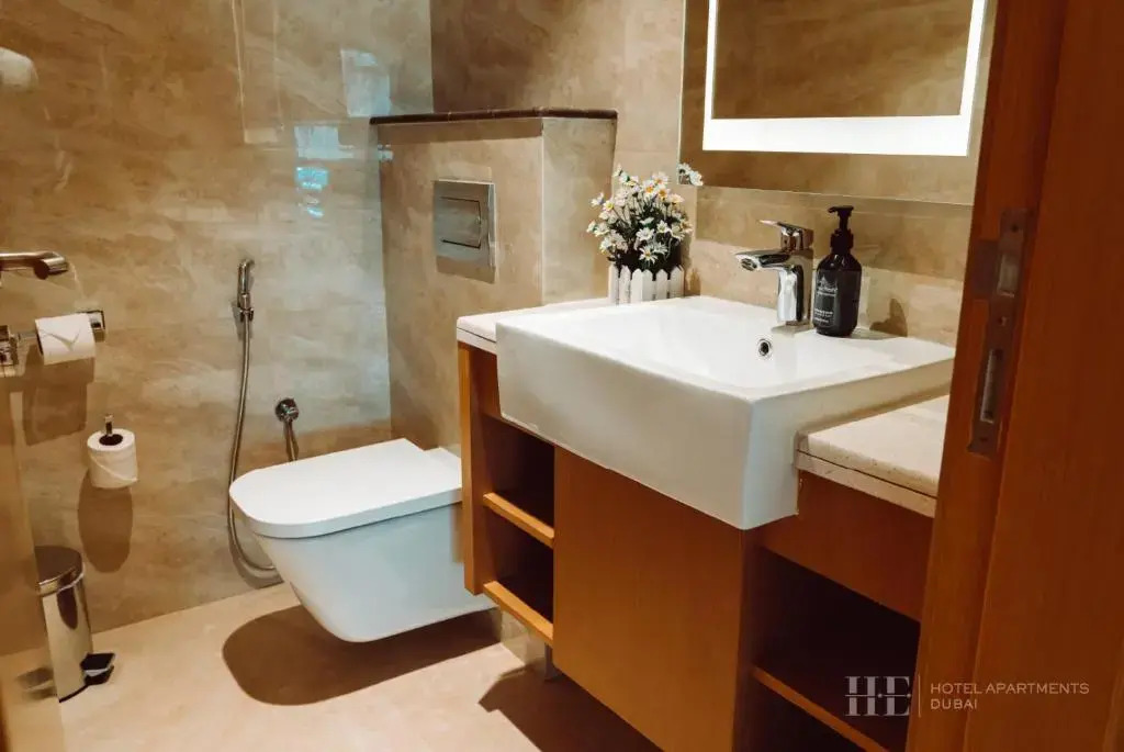 Четырёхместные апартаменты Premium с 2 комнатами в HE Hotel Apartment