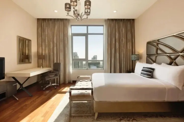 4 Bedrooms Penthouse Suite with balcony and with view