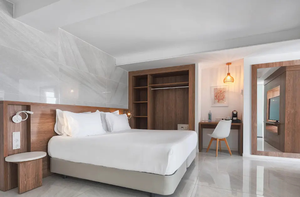 (1)Terrace Double Junior Suite (full double bed) (king size bed, jacuzzi) at Eurostars Puerto De Ibiza in Ibiza Town