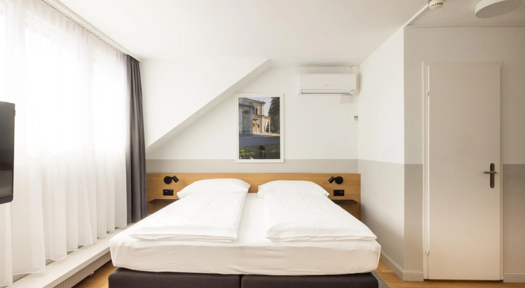 Double Junior Suite (full double bed)