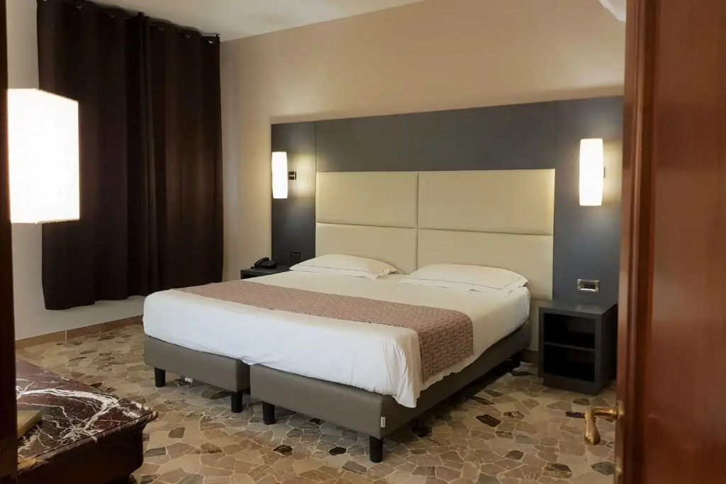 Hotel Astra Ferrara - Chambres