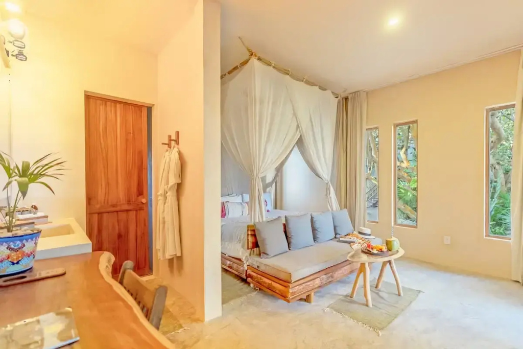 Beach Level Double Junior Suite with ocean view (full double bed)