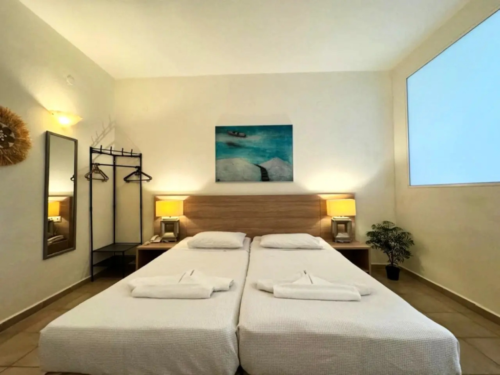 No View Double Family room (twin beds)