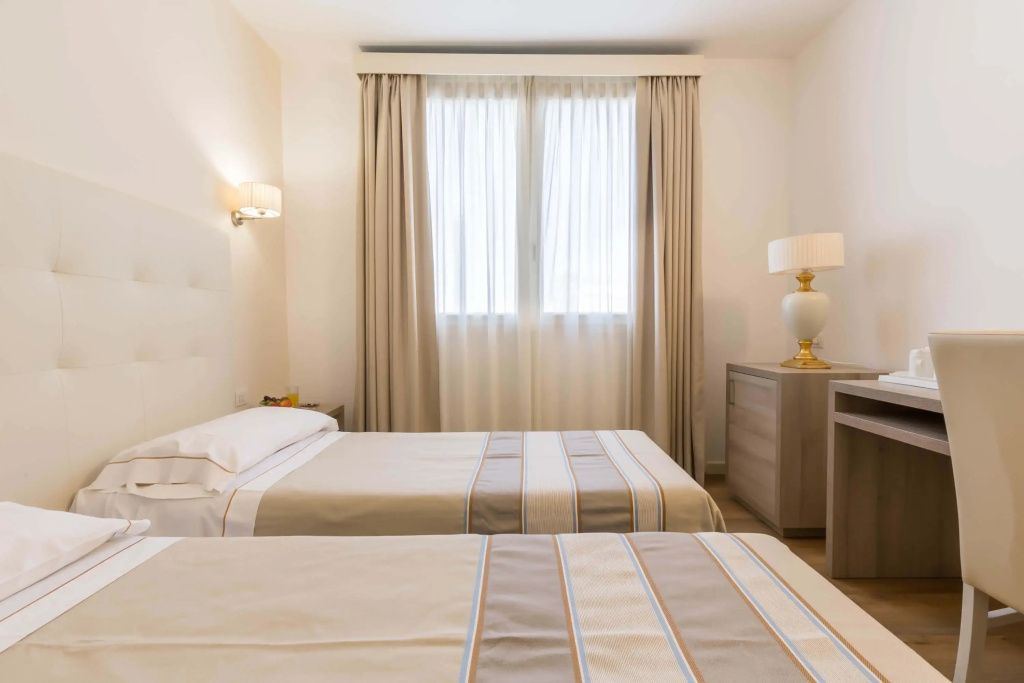 Double room (twin beds)