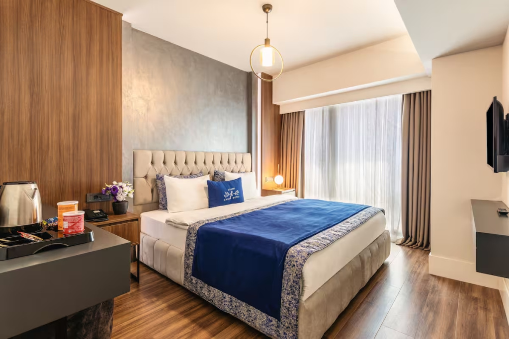 Deluxe Double room (full double bed)