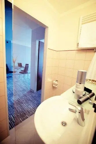 Double Apartment (full double bed)