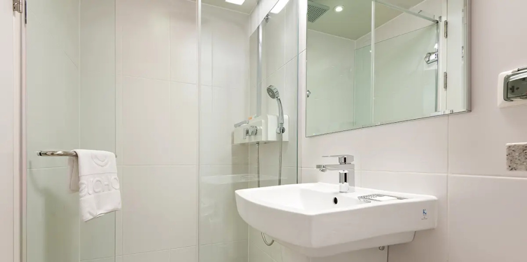 Metro Hotel - Chambres