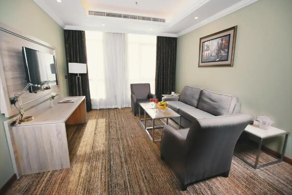 Double Junior Suite (full double bed)