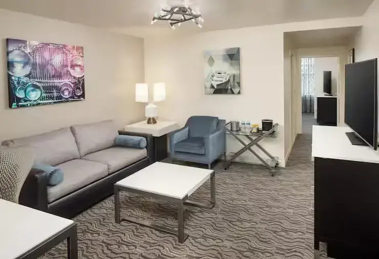 DoubleTree Suites by Hilton Hotel Detroit Downtown - Fort Shelby - Chambres