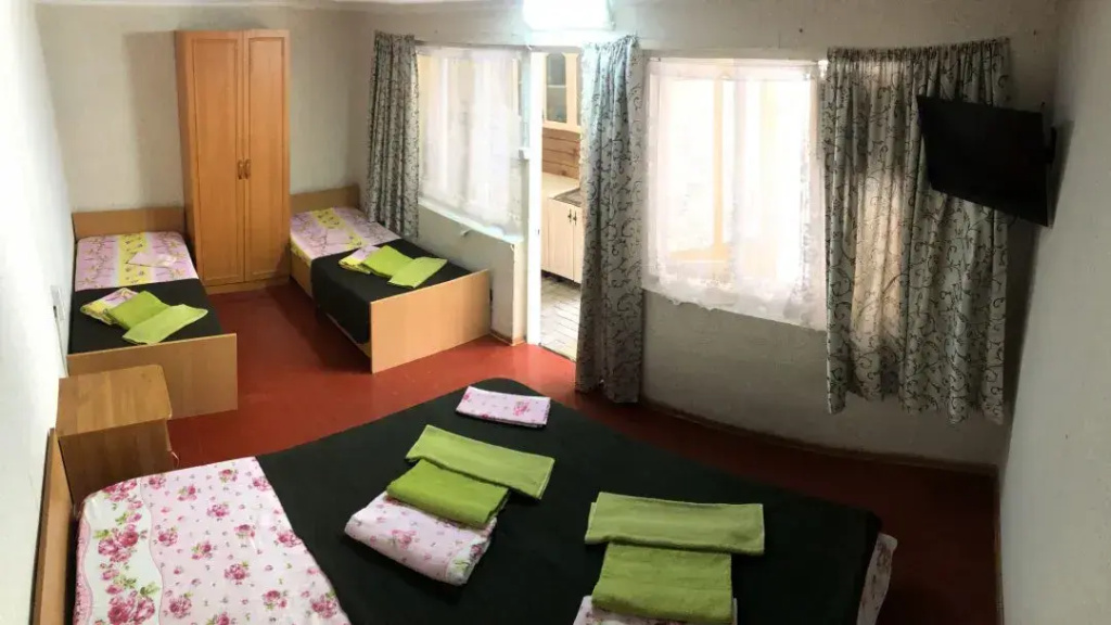 Economy Quadruple room