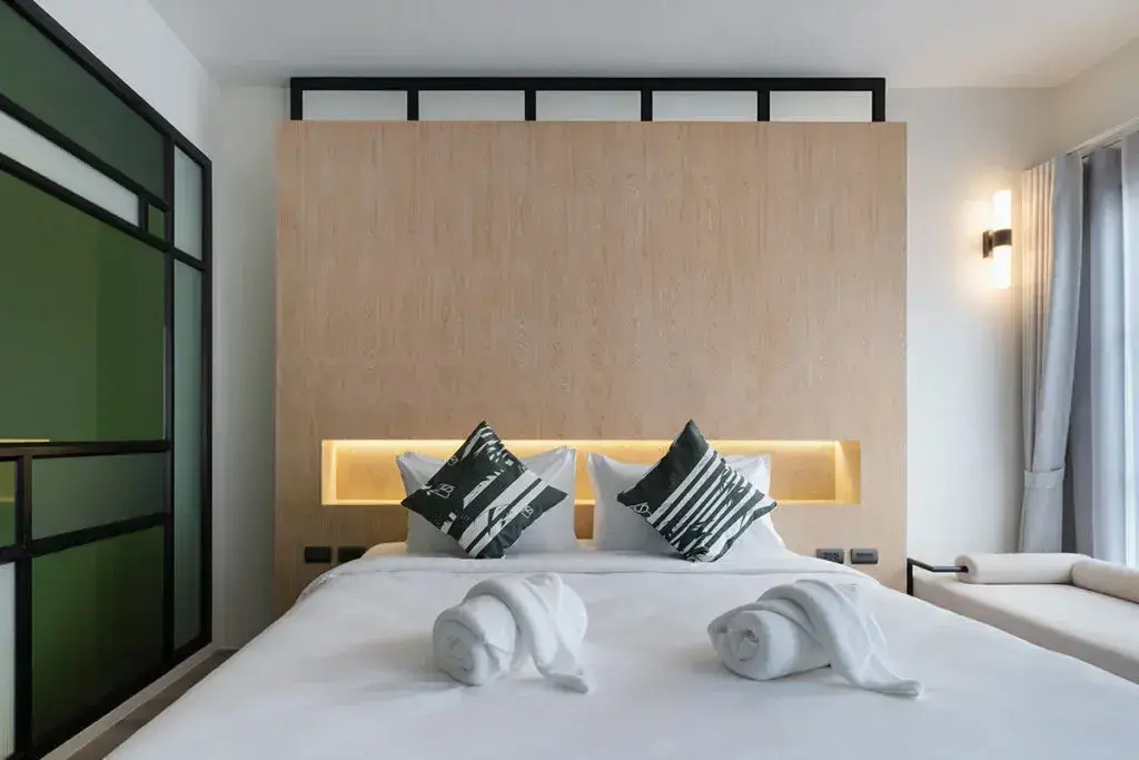 Deluxe Double room (full double bed)