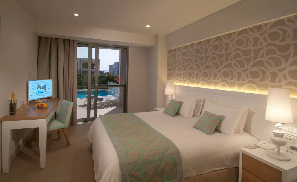 Private Pool Double Suite (full double bed)