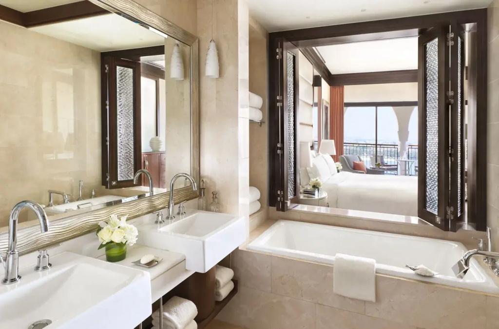 The Ritz-Carlton Abu Dhabi, Grand Canal Hotel - Chambres