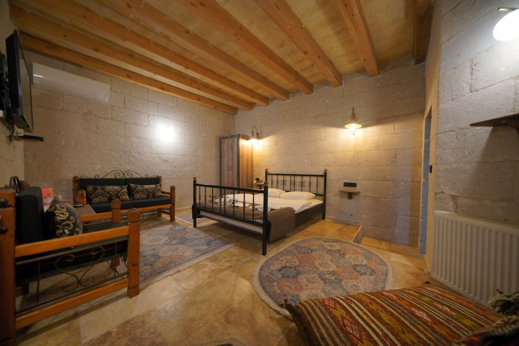 Superior Double room (full double bed)