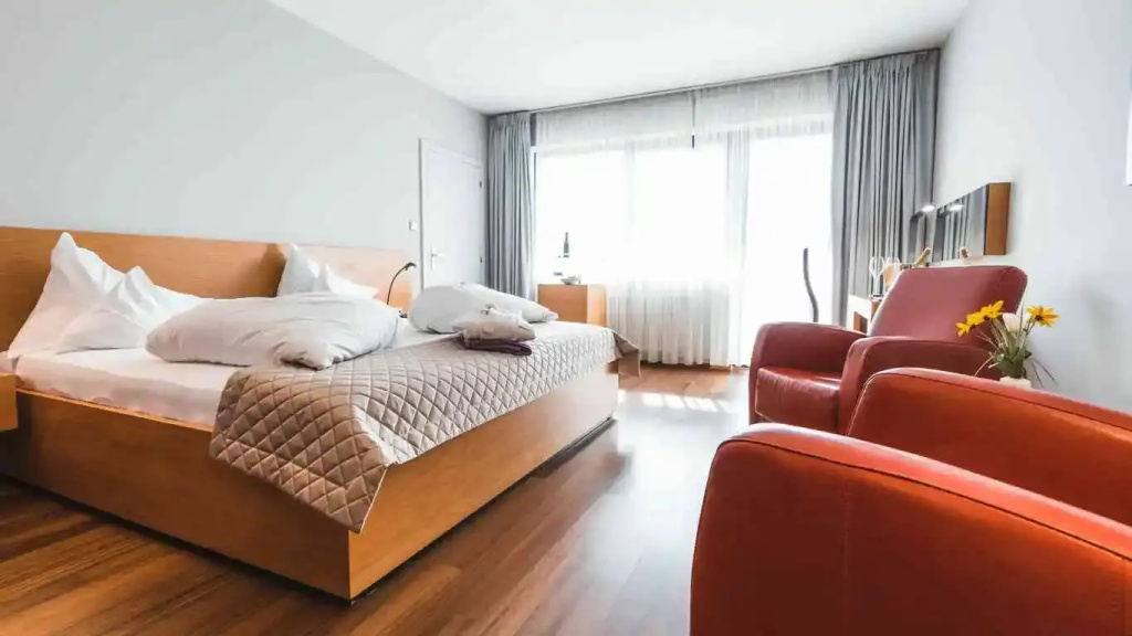 Superior South Double (full double bed)