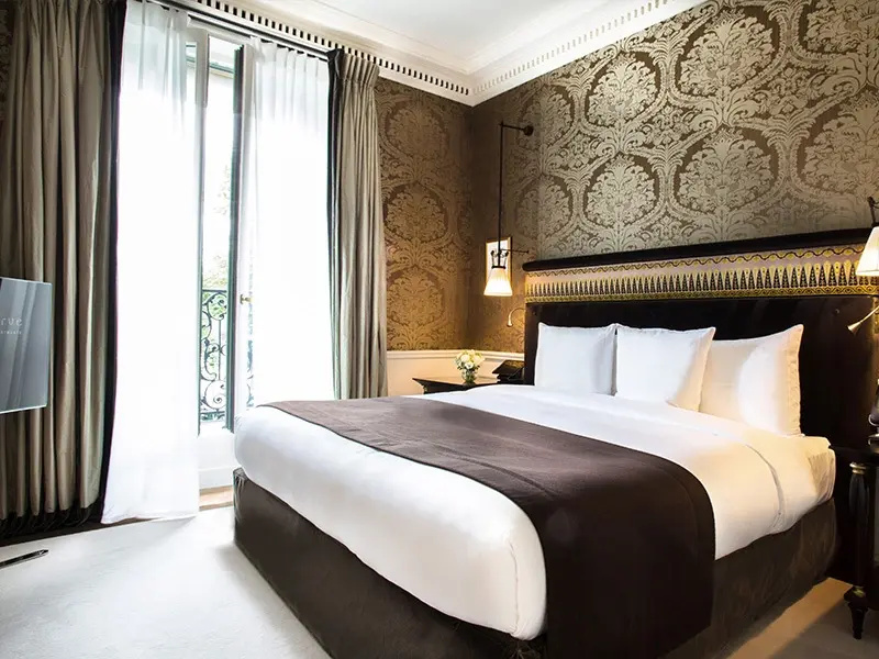 Deluxe Double Suite (full double bed)