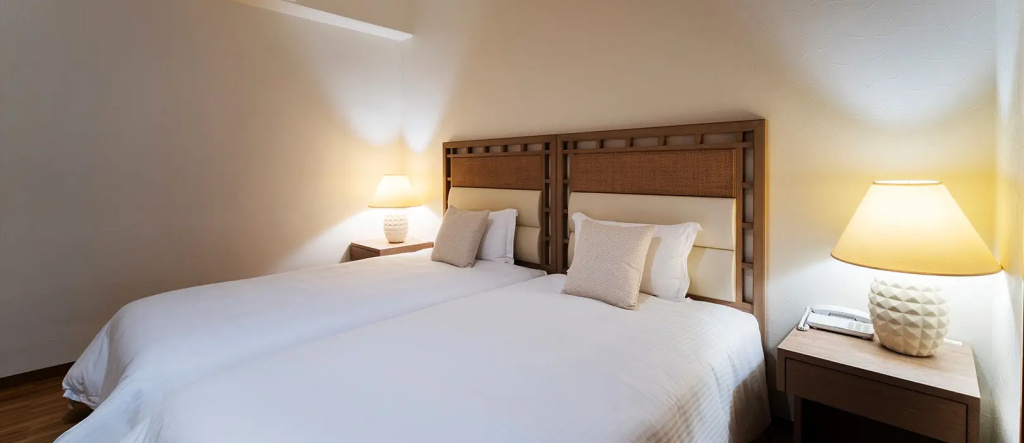 2 Bedrooms Quadruple Moon Beach Suite with ocean view