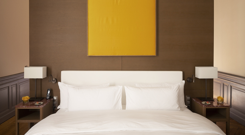 Collain Double Suite (full double bed)
