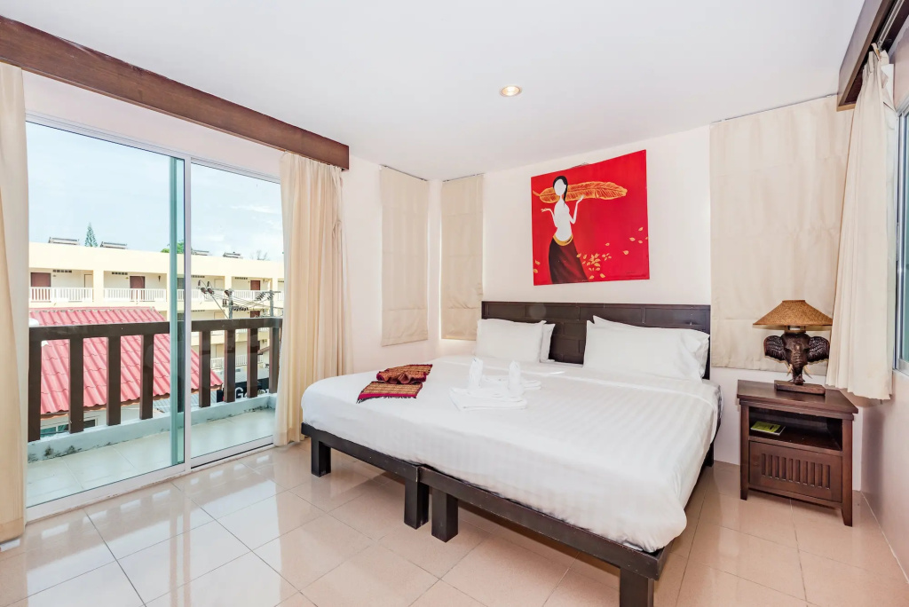 Double Suite with balcony (full double bed)