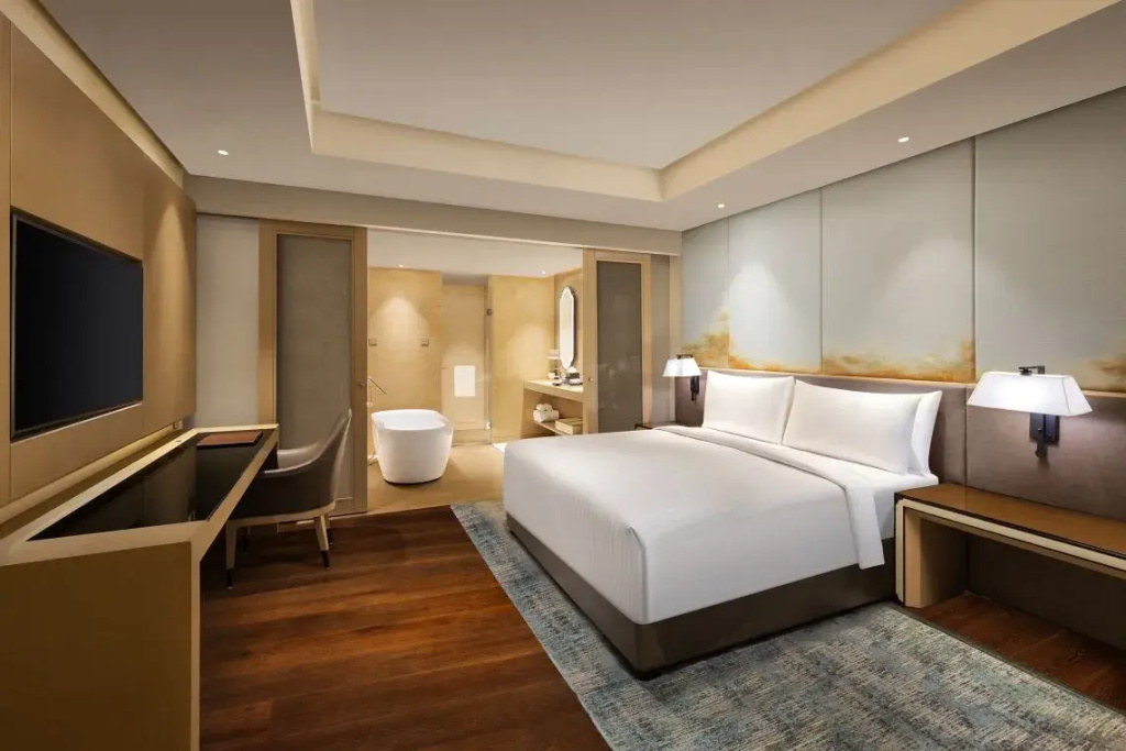 1 Bedroom Club Lounge Access Double Suite (full double bed)