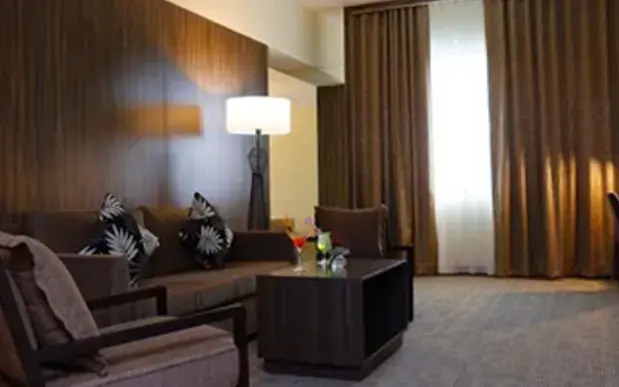 Двухместный полулюкс двуспальная кровать в Miracle Transit Hotel