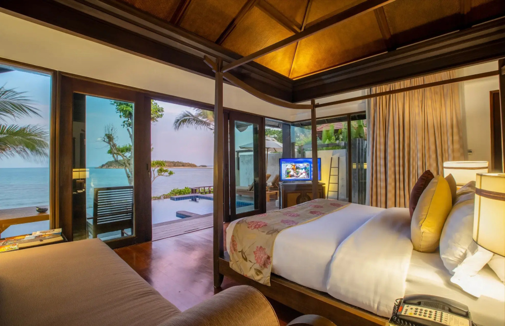 Beachfront Pool Villa with sea view