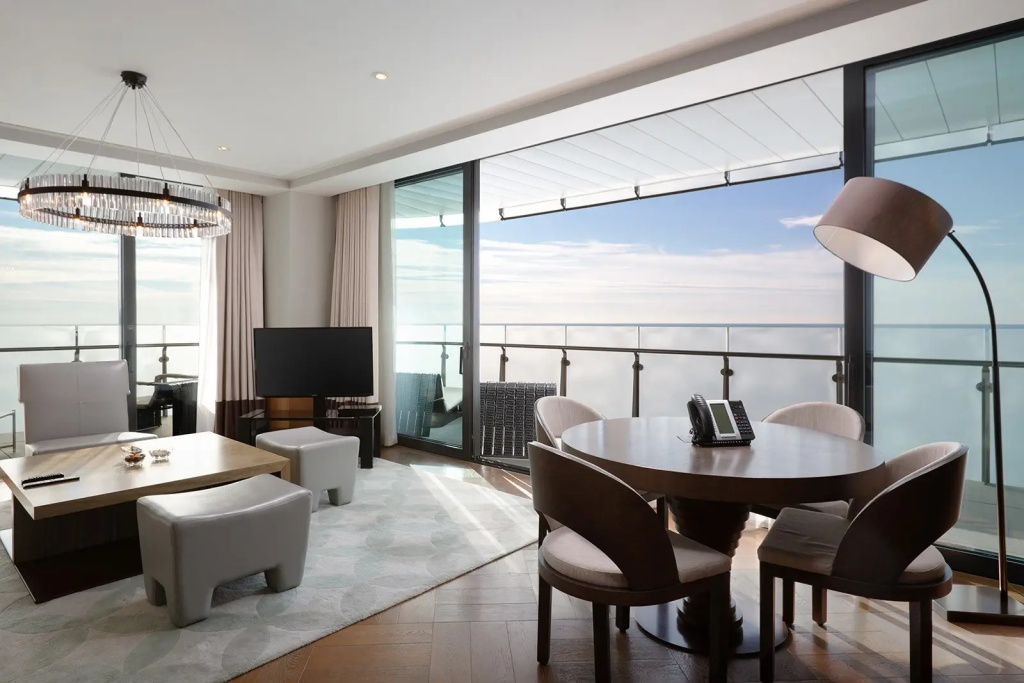 Grand Double Suite (full double bed)
