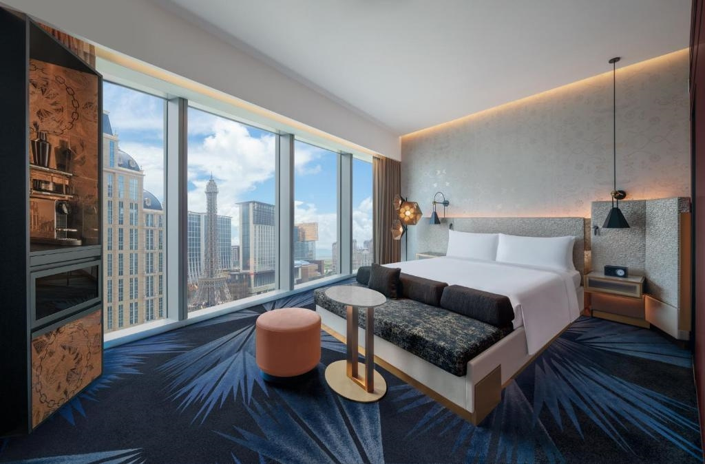 Spectacular Double room City view (full double bed)