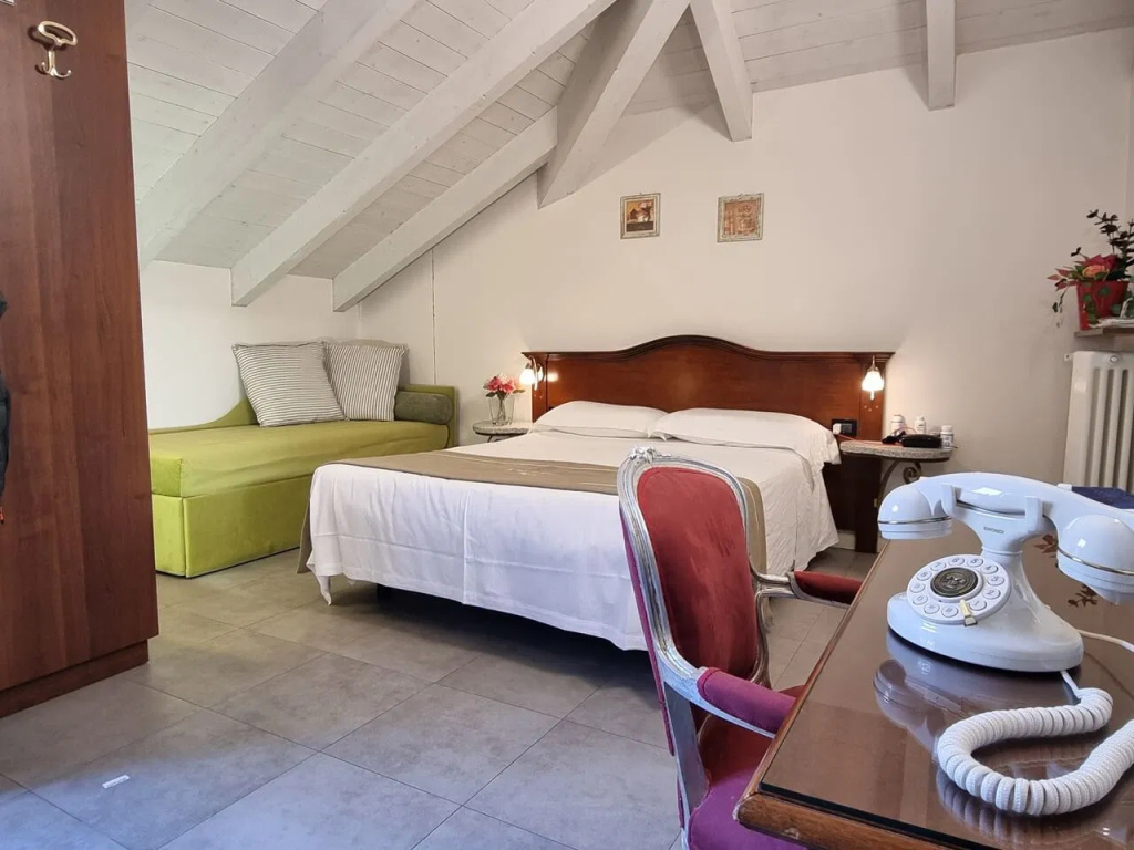 Mansarda Double room (full double bed)