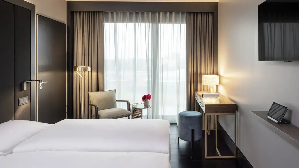Roomy Double room (twin beds)