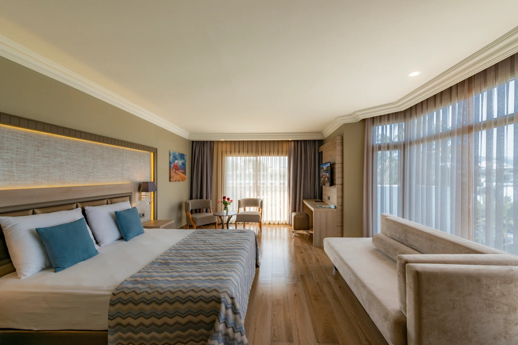 Corner room with sea view