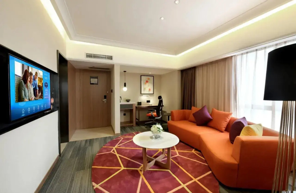 Business Double Suite (full double bed)